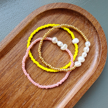 Load image into Gallery viewer, DAINTY PEARL BRACELET SET