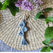 Load image into Gallery viewer, Grapevine Macramé Keychain in colour Eucalyptus, lilacs on the sides.
